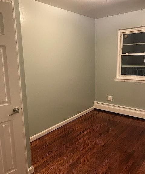 Building Photo - "Charming 3-Bedroom Oasis with 2 Full Bath...
