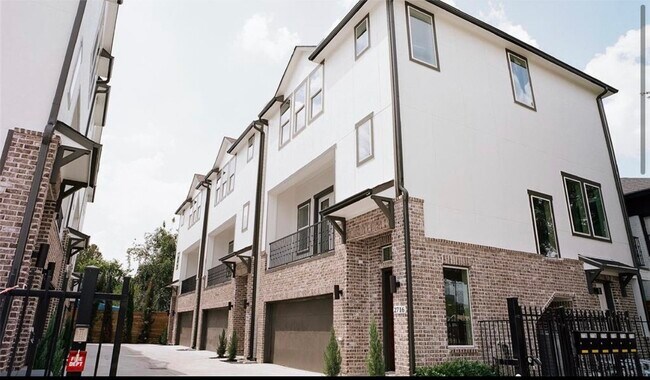 Building Photo - 2718 McGowen St