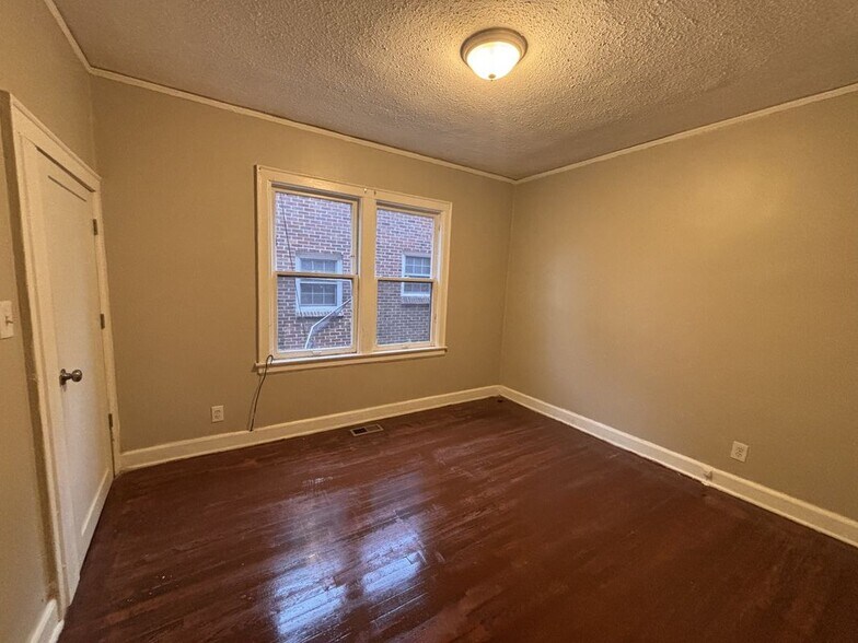 Building Photo - 17606 Roselawn St