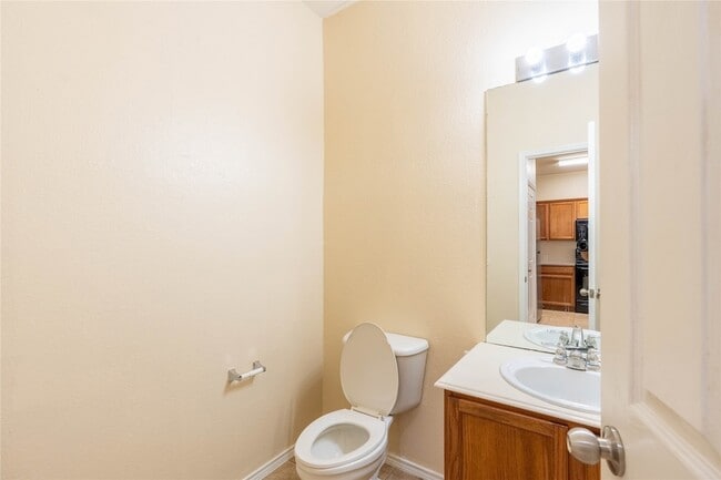 Building Photo - 2228 Stonepark Pl