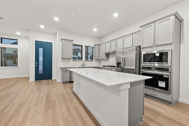 Building Photo - 1111 Mercantile St