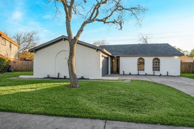 Primary Photo - 1207 Whispering Pine Dr