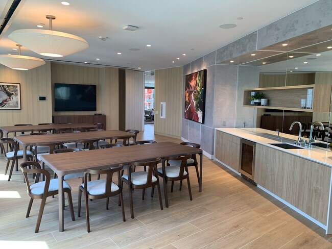 Building Photo - Immaculate studio at A'ali'i at Ward Village