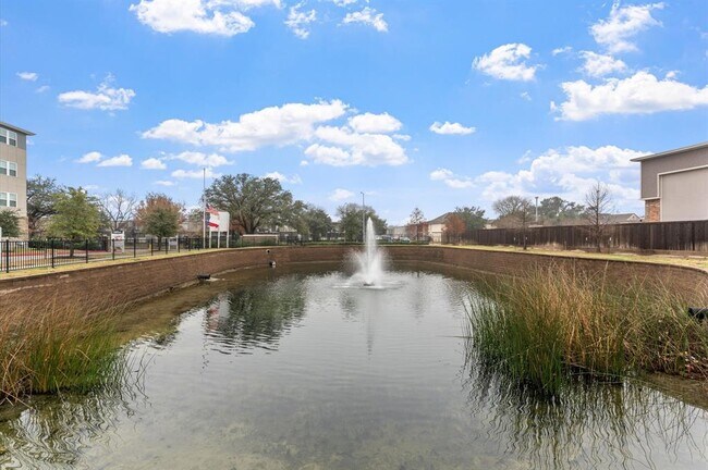 Building Photo - 6804 Westview Dr