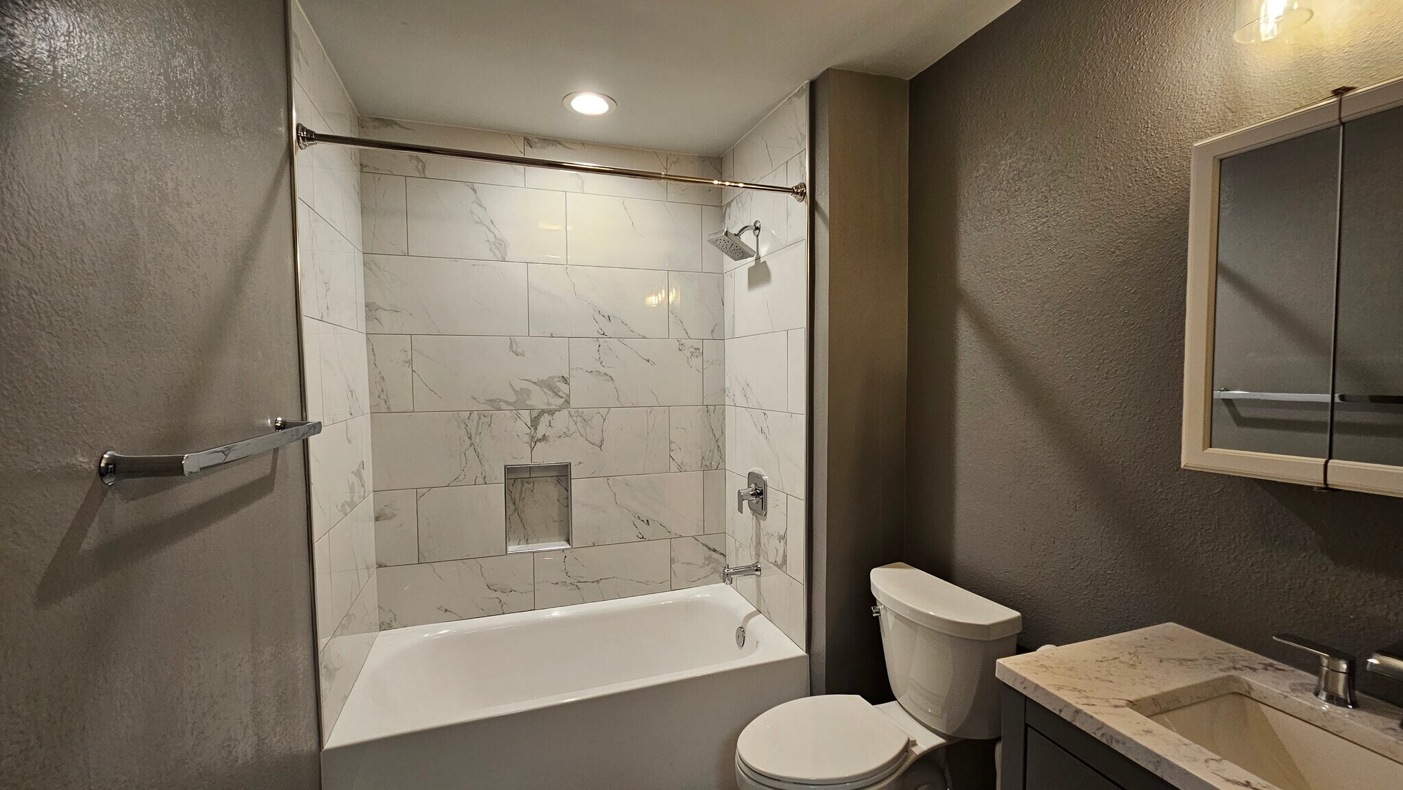 Building Photo - 7964 Mission Center Ct