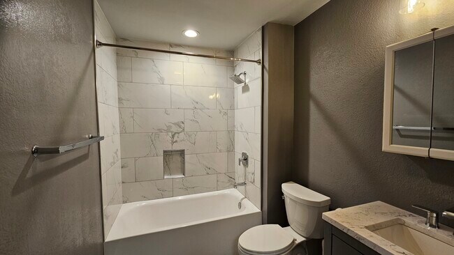 Building Photo - 7964 Mission Center Ct