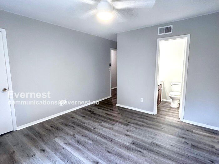 Building Photo - 6482 Klinect Ct