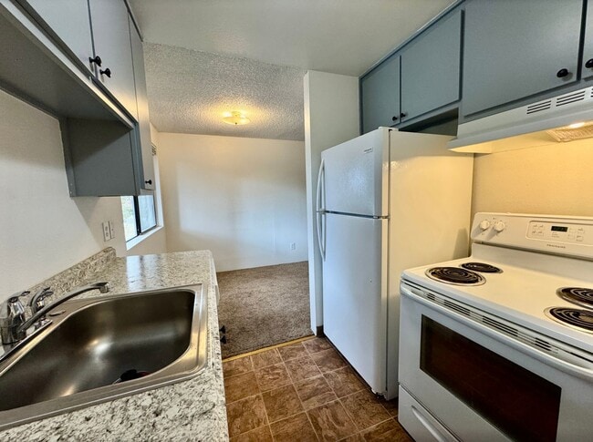 Building Photo - Move-In Special! Rent Ready 2-Bedroom 1 Ba...