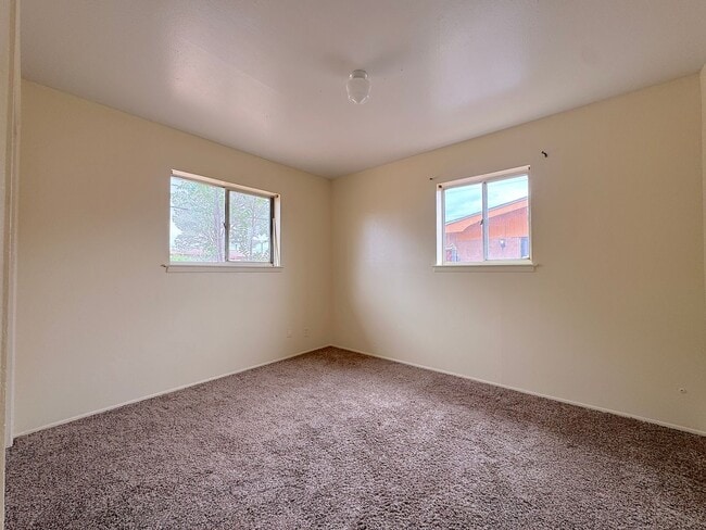 Building Photo - Northeast El Paso 3bed/2Bath