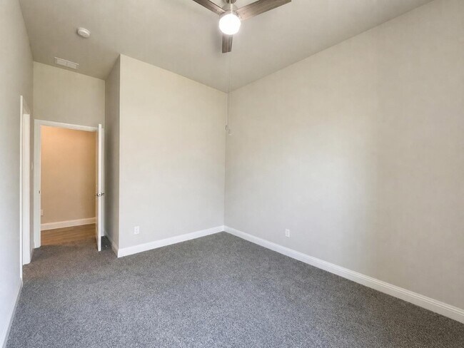 Building Photo - 1017 Greencove Dr