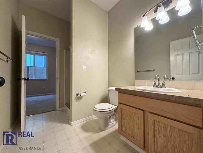 Building Photo - MOVE IN SPECIAL!! Spacious 5-Bedroom Home in Desirable Autumn Crest – Beaverton!!