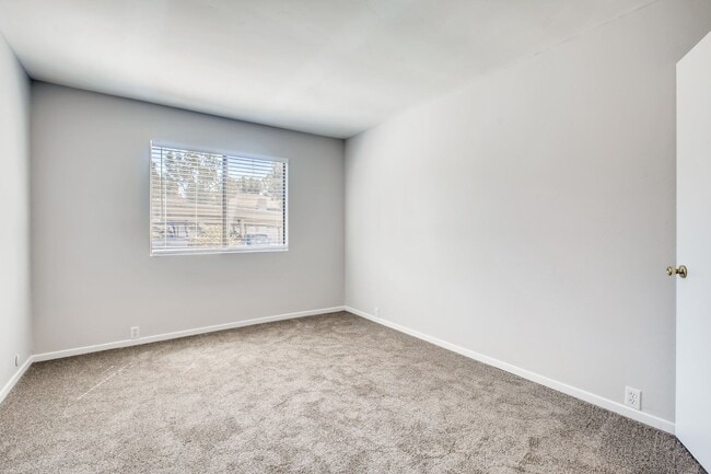 Building Photo - Fantastic Updated 1 Bedroom Condo in Missi...