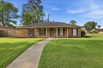 Building Photo - 6795 Greenwood Dr