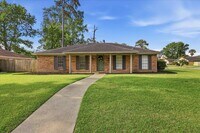 Building Photo - 6795 Greenwood Dr