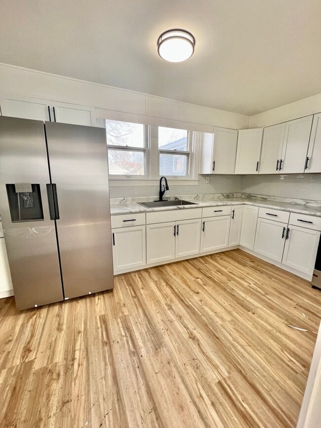 Building Photo - 4 Bedroom House in New Haven
