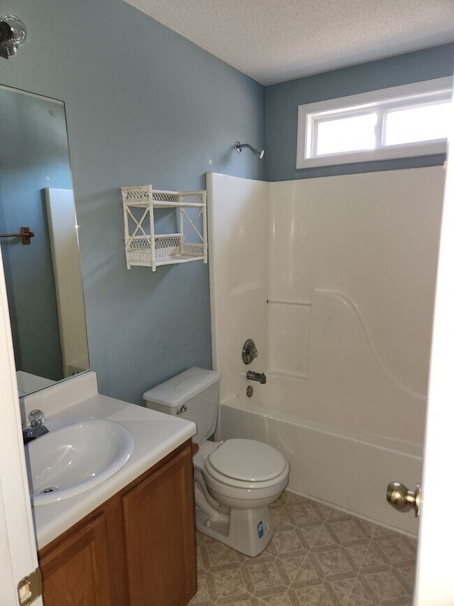 Building Photo - Great West Georgia Rental