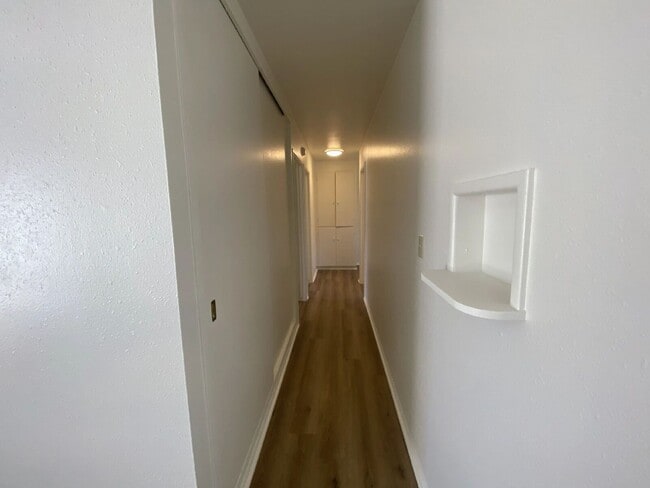 Building Photo - 769 NE Alameda Ave