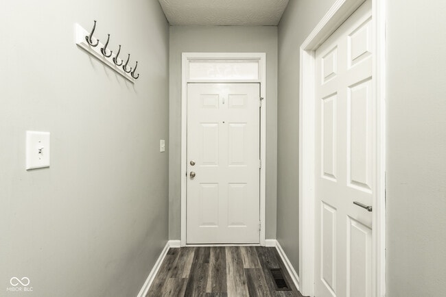 Building Photo - 2525 Central Ave