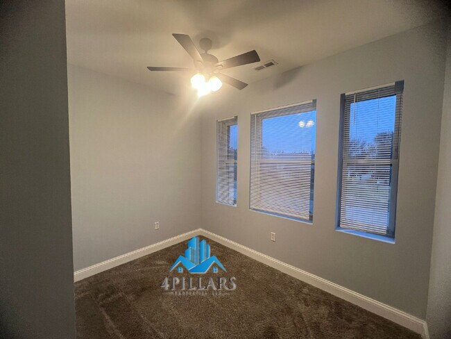 Building Photo - "Charming 3-Bed Gem in East Chicago – Spacious 1066 Sq Ft Retreat!"