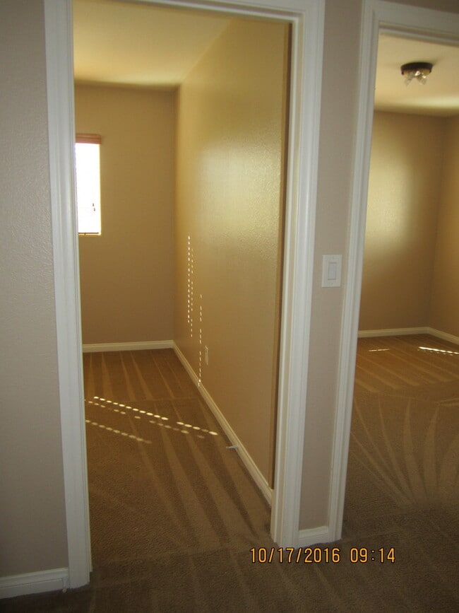 Building Photo - Great 2 story home on a cul-de-sac