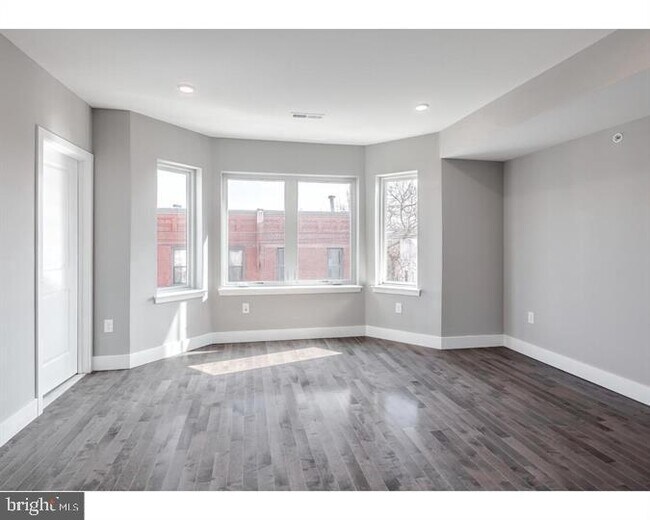 Building Photo - 914 N 16th St