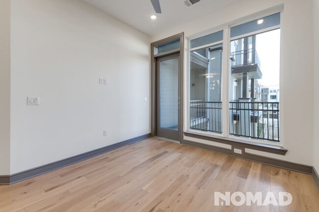 Building Photo - 1 Bedroom Condo in Carrollton