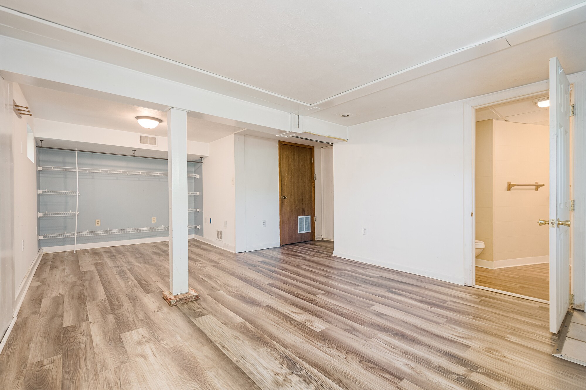 Building Photo - 1004 College Ave