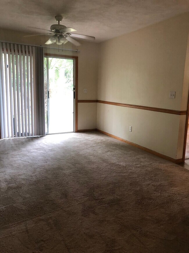 Building Photo - 1510 Raa Ave