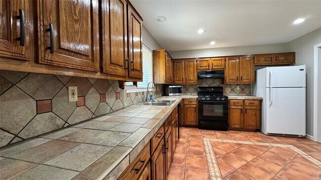 Building Photo - 5837 Secrest Dr