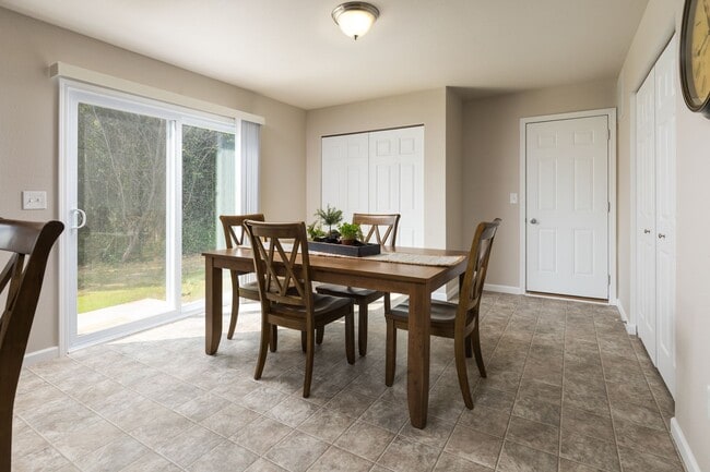 Building Photo - Immediate Occupancy Available!