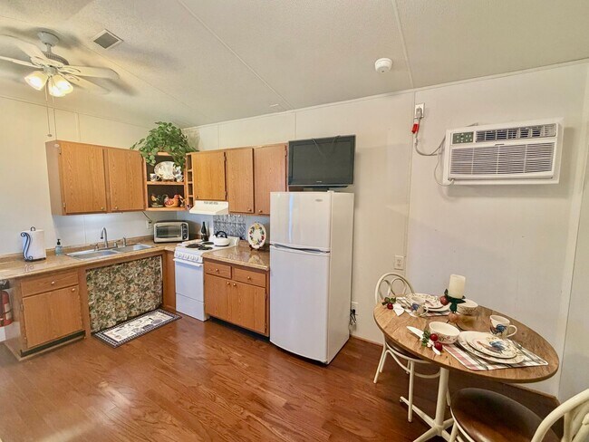 Building Photo - 30540 Wooley Springs Rd