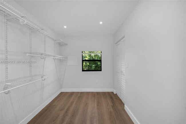 Building Photo - 1925 SW 23rd St