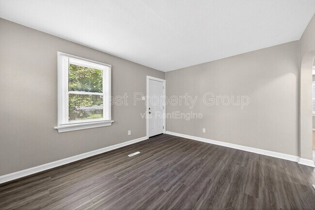 Building Photo - 10066 Dorothy Ave