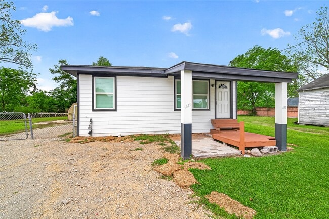 Building Photo - 6615 W Montgomery Rd