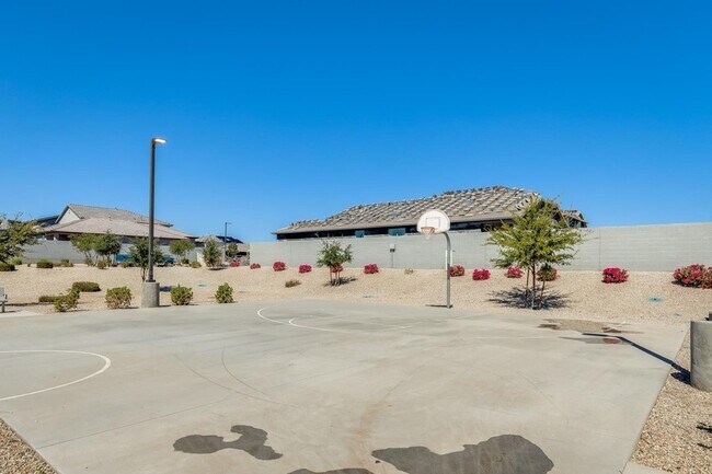 Building Photo - 17056 W Red Bird Rd