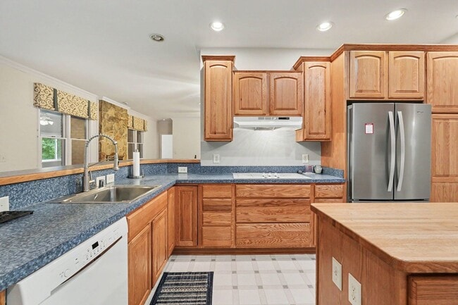Building Photo - Ultimate Aviation Estate: Luxury 1-Level Living on 5+ Acres Near Downtown Fredericksburg