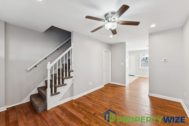 Building Photo - 6813 Bank St