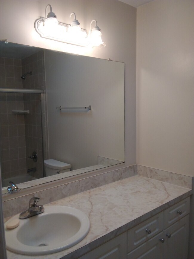 Bath 1 - 5168 Taylor Ave