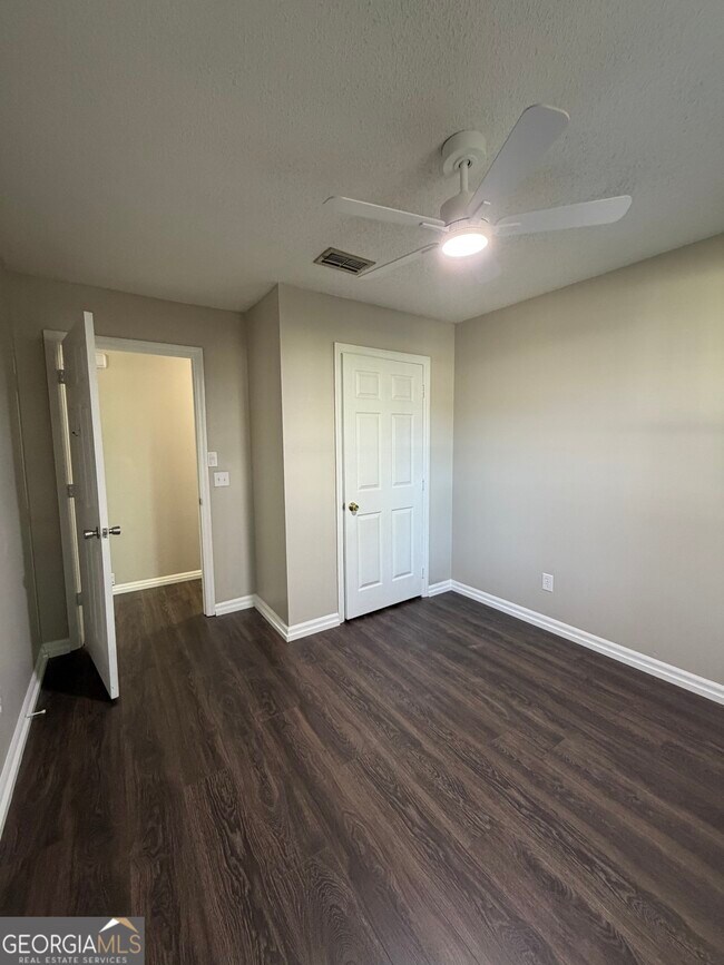 Building Photo - 73 Talbot Ct