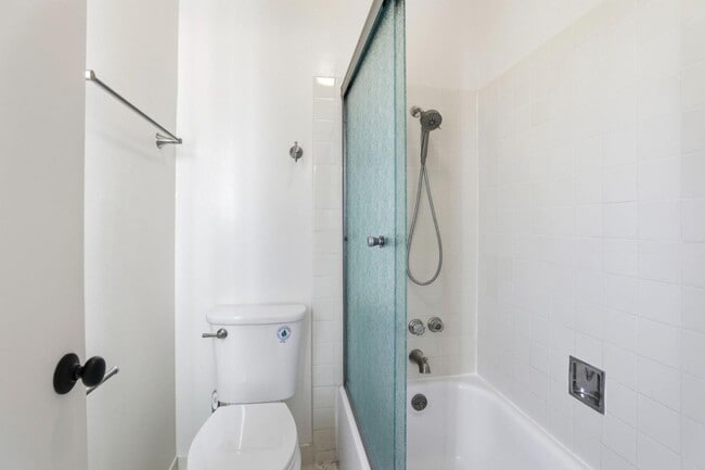 Building Photo - 1201 Weymoth Dr