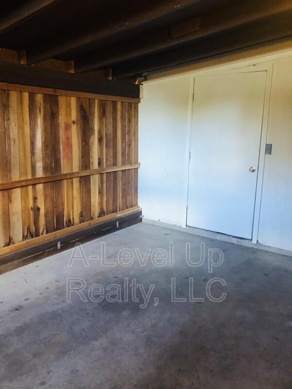 Building Photo - 316 E Elm St