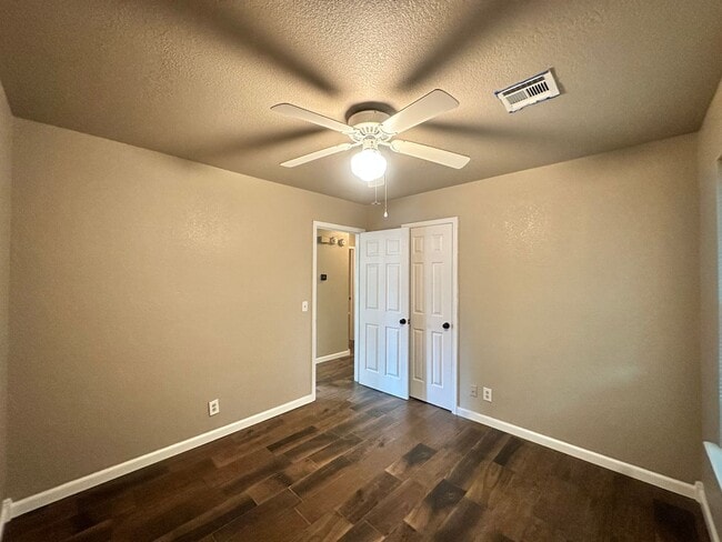 Building Photo - 3 Bed 2 Bath Home in Windsor Estates