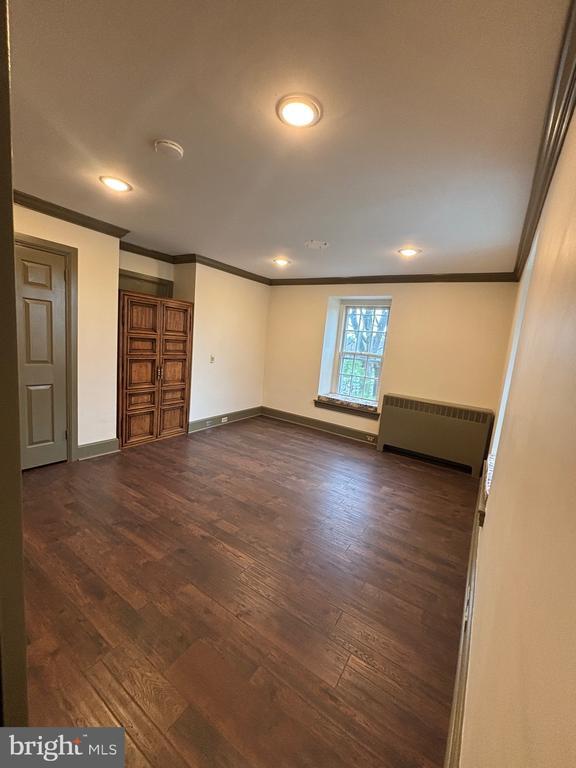 Building Photo - 28 W Main St