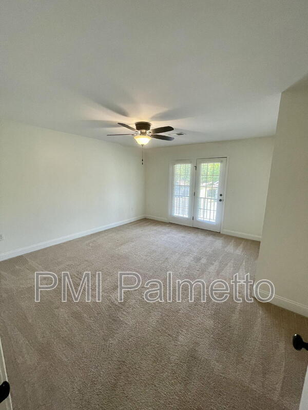 Building Photo - 215 Emanuel Creek Drive