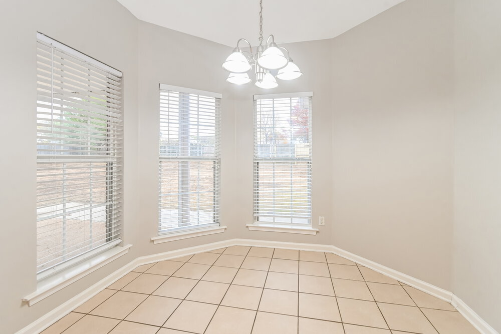 Building Photo - 7133 Queens Crown Ct