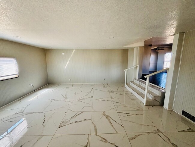 Building Photo - 7600 N Judy Ln