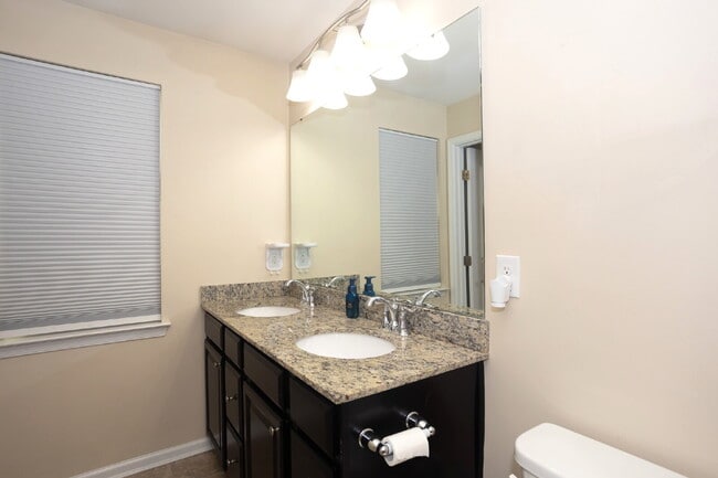 Building Photo - Exceptional 3-bedroom, 2.5-bathroom townhouse in the sought after community of The Villages at Cr...