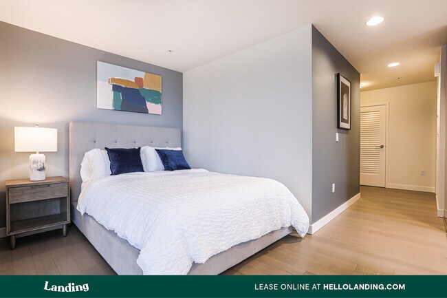 Building Photo - 225 S Grand Ave