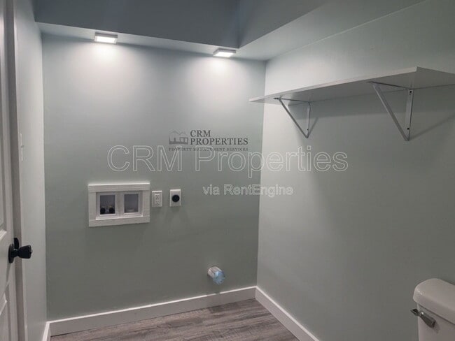 Building Photo - 1233 S Calumet St