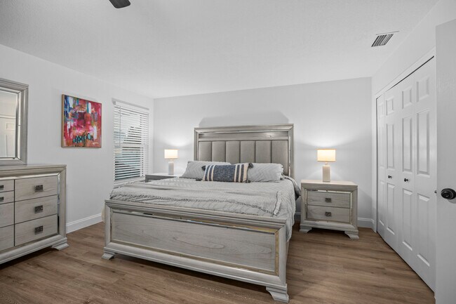 Building Photo - 2400 Seaford Dr